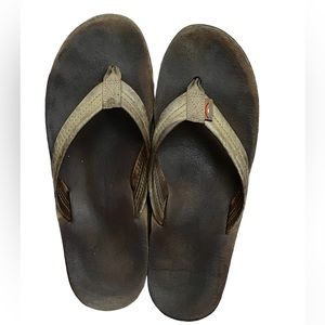 Men’s rainbows sandals. Used, size XL 11-12